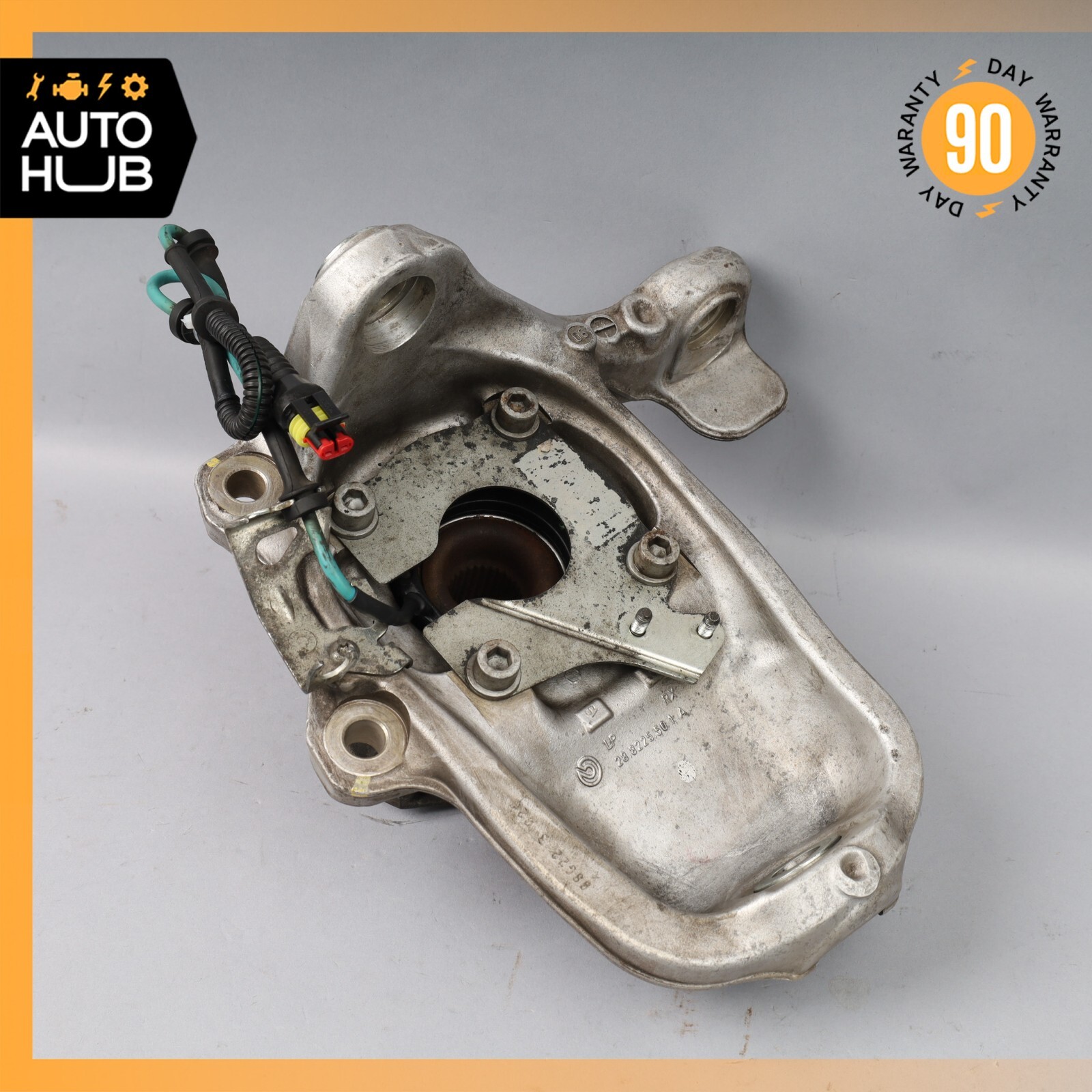 03-10 Maserati GranTurismo M145 Front Left Side Spindle Knuckle Hub OEM
