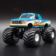 1993 93 FORD F250 MONSTER TRUCK BIGFOOT #11 1/64 SCALE DIORAMA DIECAST MODEL CAR