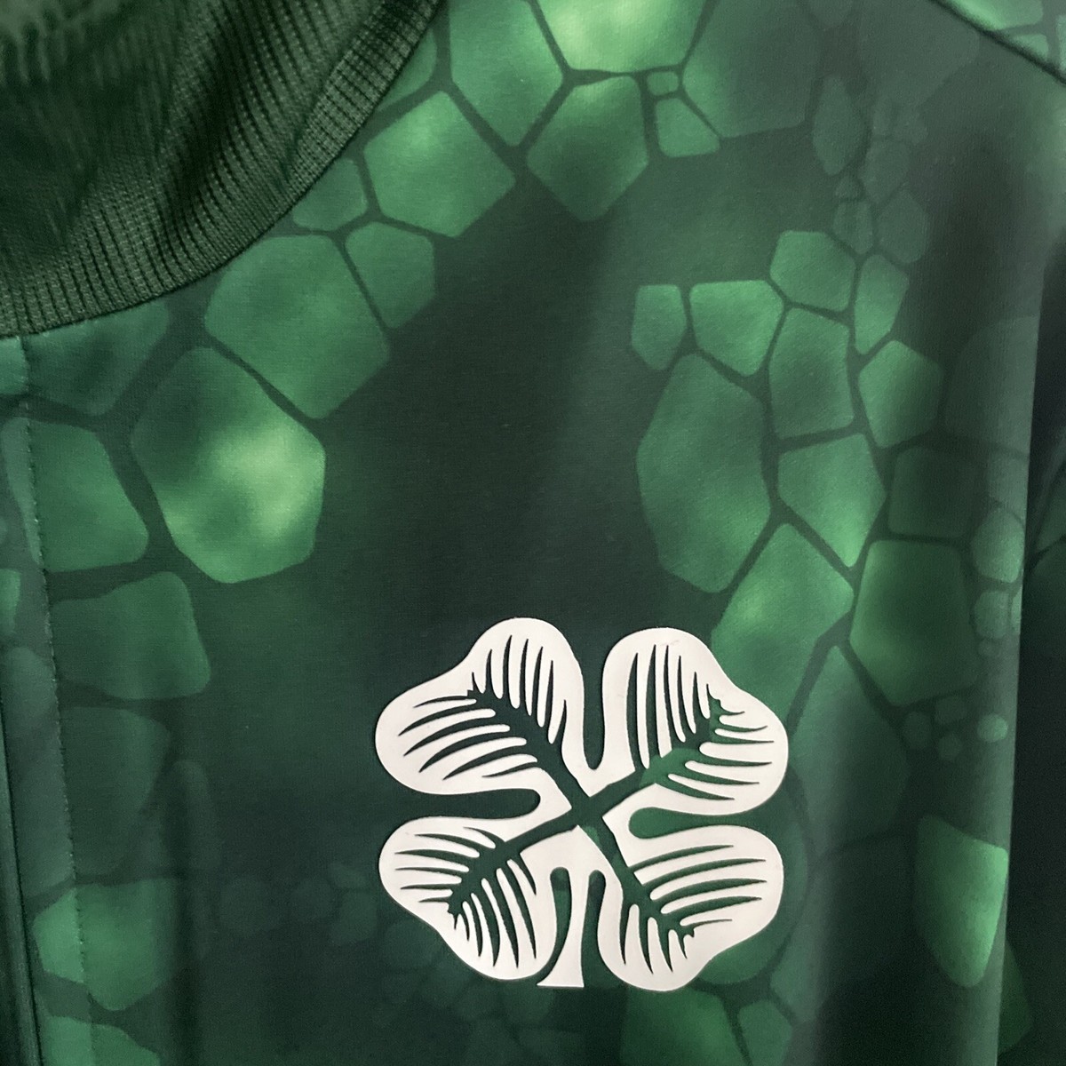 NWT Adidas Mens Celtic FC Full Zip Green Jacket Small $120 NWT Adidas Mens Celtic FC Full Zip Green Jacket Small $120