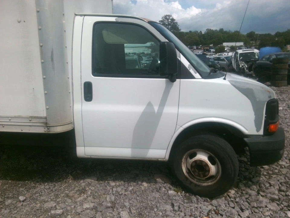 Колено в сборе GMC VAN SAVANA 3500 правое 03 04 05 06 07 08 - Изображение 4 из 4