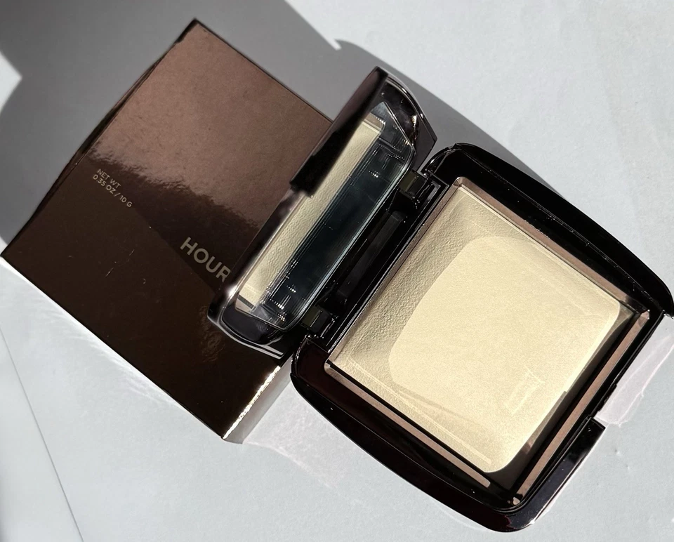 Hourglass Ambient Lighting Powder 10g - Bild 3 von 4