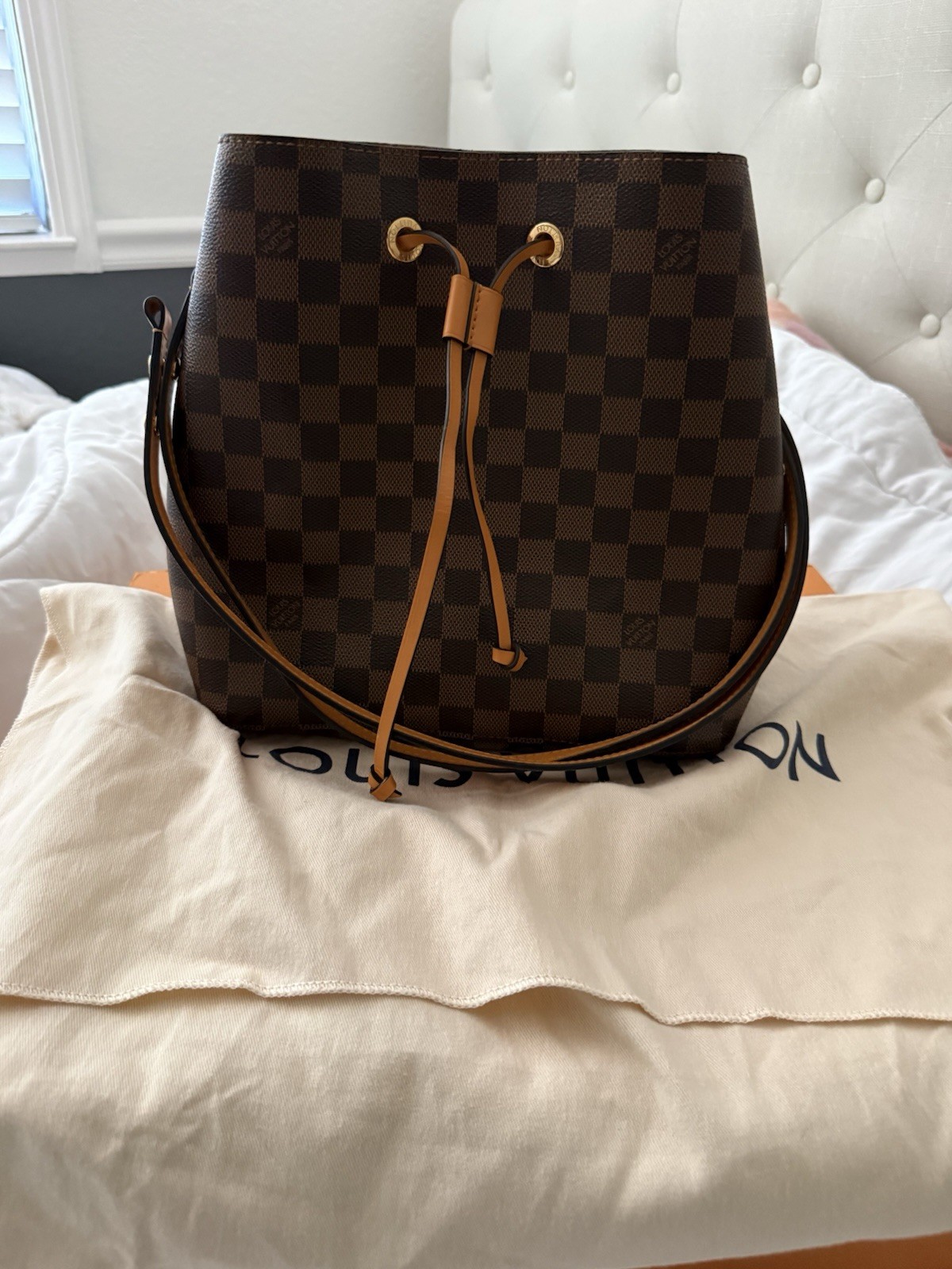 Louis Vuitton Damier Ebene Neonoe MM Safran Classic Bucket Shoulder Bag