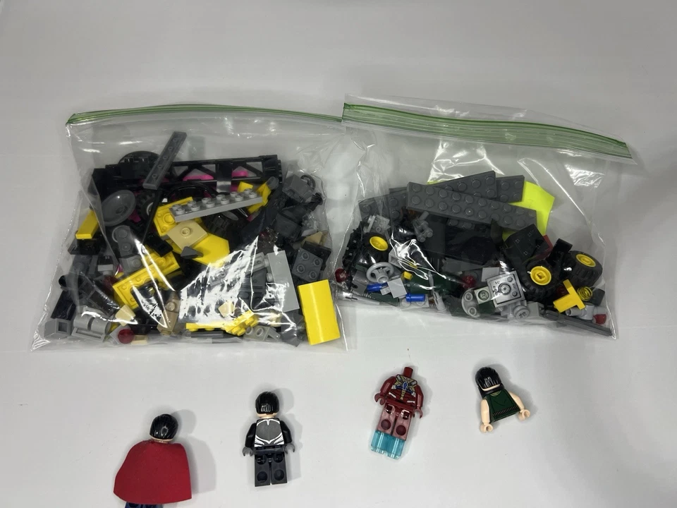 LEGO Marvel: Metropolis Showdown 76002-100%, Ultimate Showdown 76008 Build 100% - Image 4 of 4