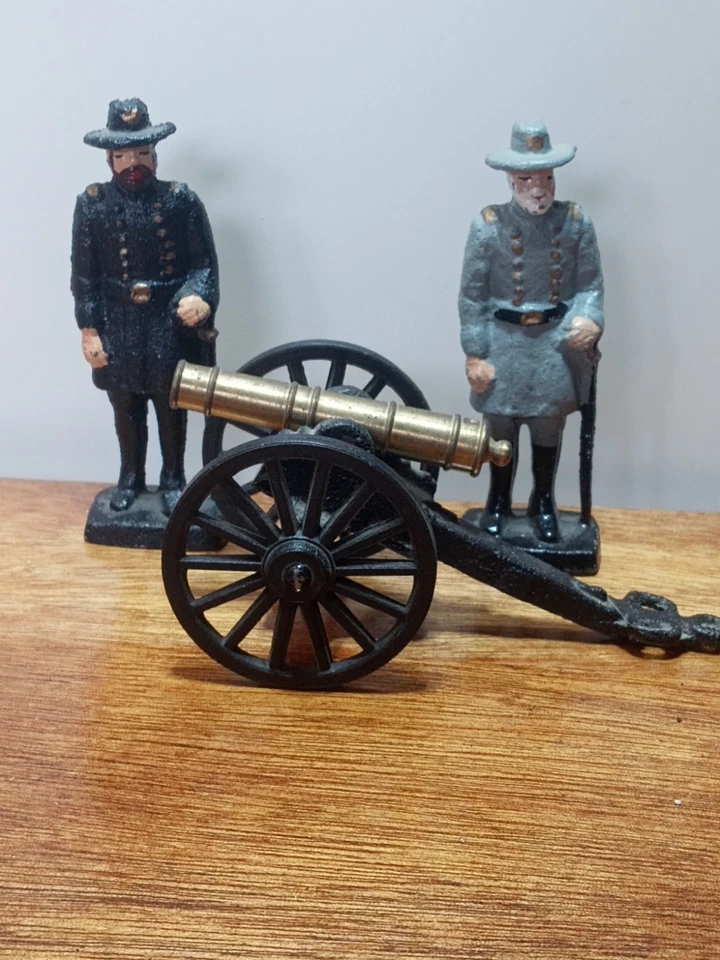 Vintage Pre-1970 Cast Iron Civil War Generals Lee and Grant 3" Figures & Cannon - image 2 of 4