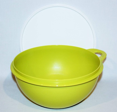Tupperware Thatsa Bowl Junior 12 Cups Chartreuse Margarita Green and White - Picture 2 of 2
