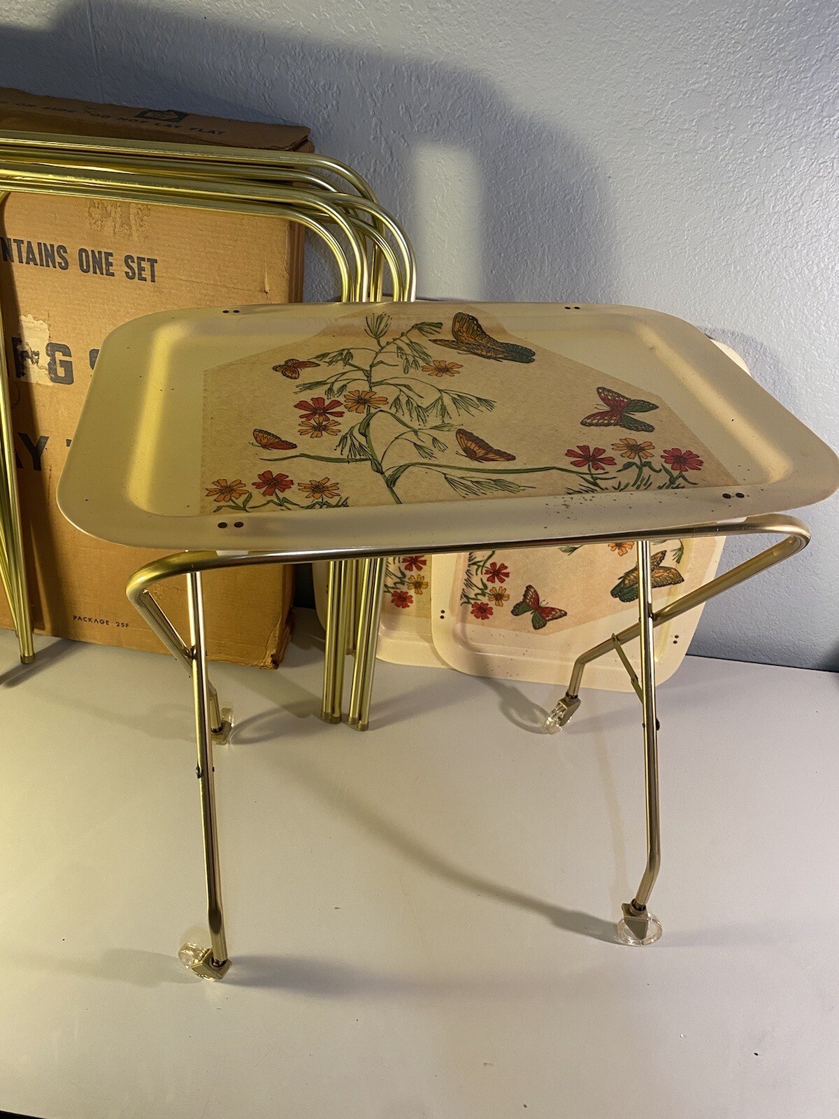 Vtg Folding Metal TV Trays Fiberglass Butterfly & Floral Pattern Lot Of