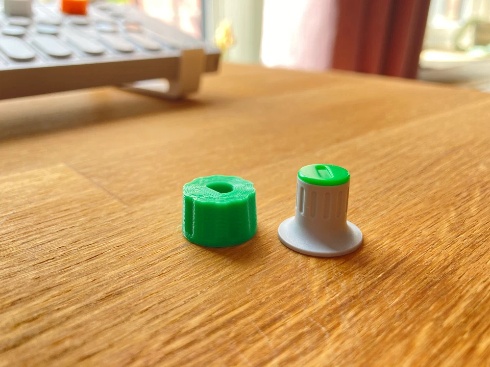 Teenage Engineering OP-1 15 deg Non-Slip Tilt Stands + Stubby Control Knobs Set - Bild 4 von 4