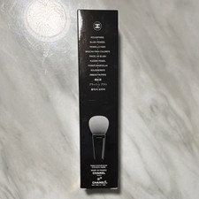 CHANEL Les Pinceaux de Chanel Blush Brush N 110 Black Synthetic Fiber