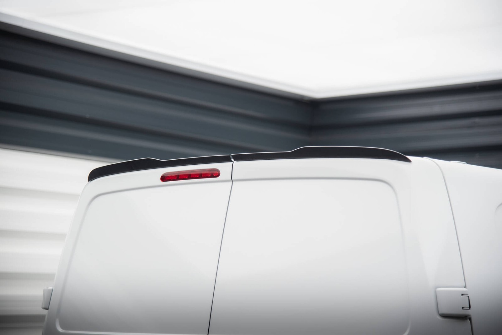 Spoiler cap Citroen Jumpy Mk3 améliore aérodynamisme de toit - 4