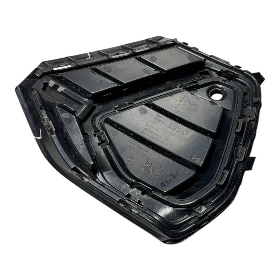 AUDI Q3 S-LINE PREMIUM PLUS SPORT PARRILLA INFERIOR 2020-2022 OEM 83A 807 682 D Foto 3 de 4