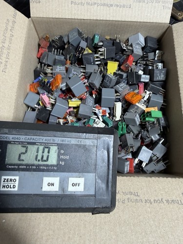 Huge lot of used automotive fuses and relays 21 pounds