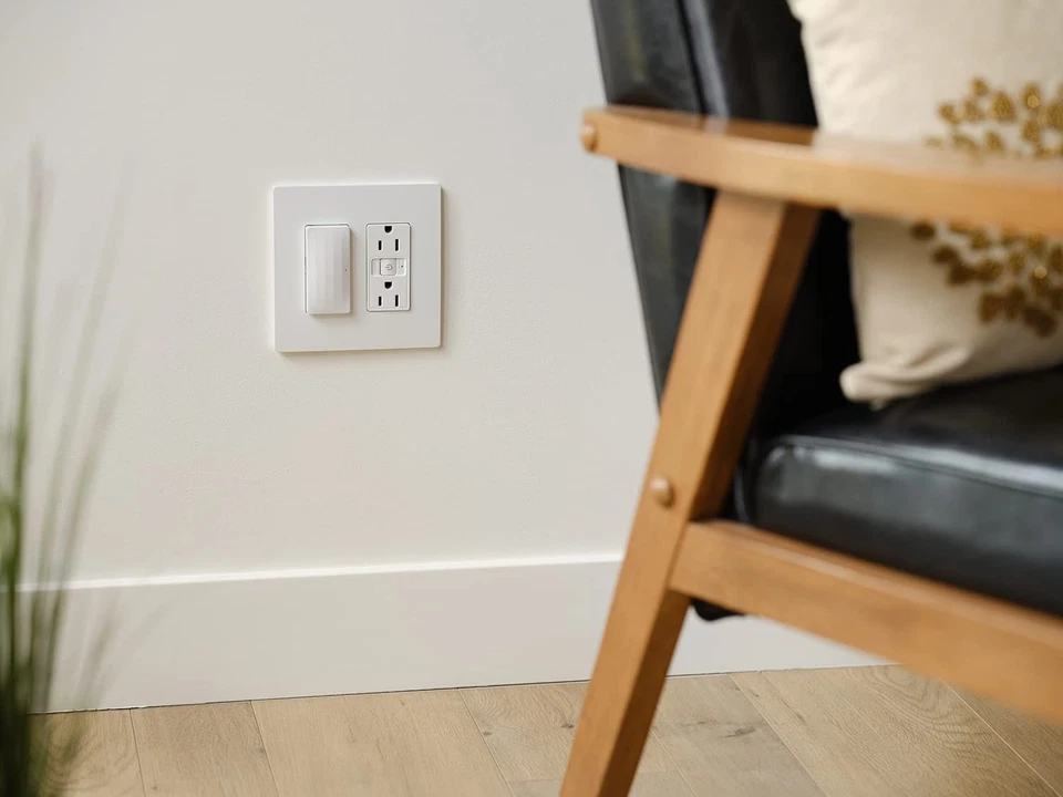 Legrand Radiant WNRH2WH Smart Gateway with Netatmo, Surface Mount, Compatible... - Image 2 of 4