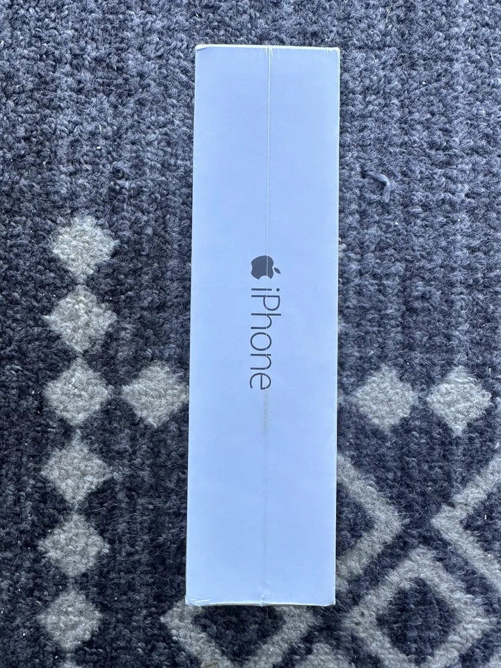 Sealed Unopened Brand New Apple iPhone 6 Plus 64 GB Silver Guaranteed Genuine - Image 4 of 4