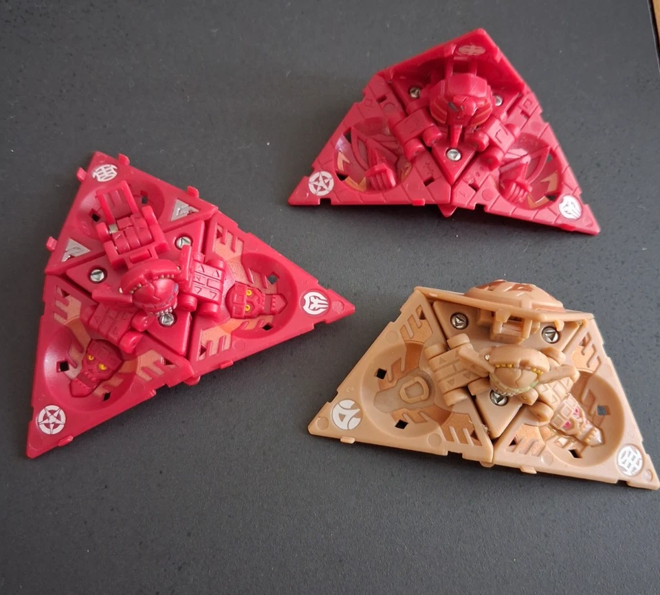 BAKUGAN - Lot de 3 bakugan - forme triangle -BATTLE BRAWLERS - Photo 2/2
