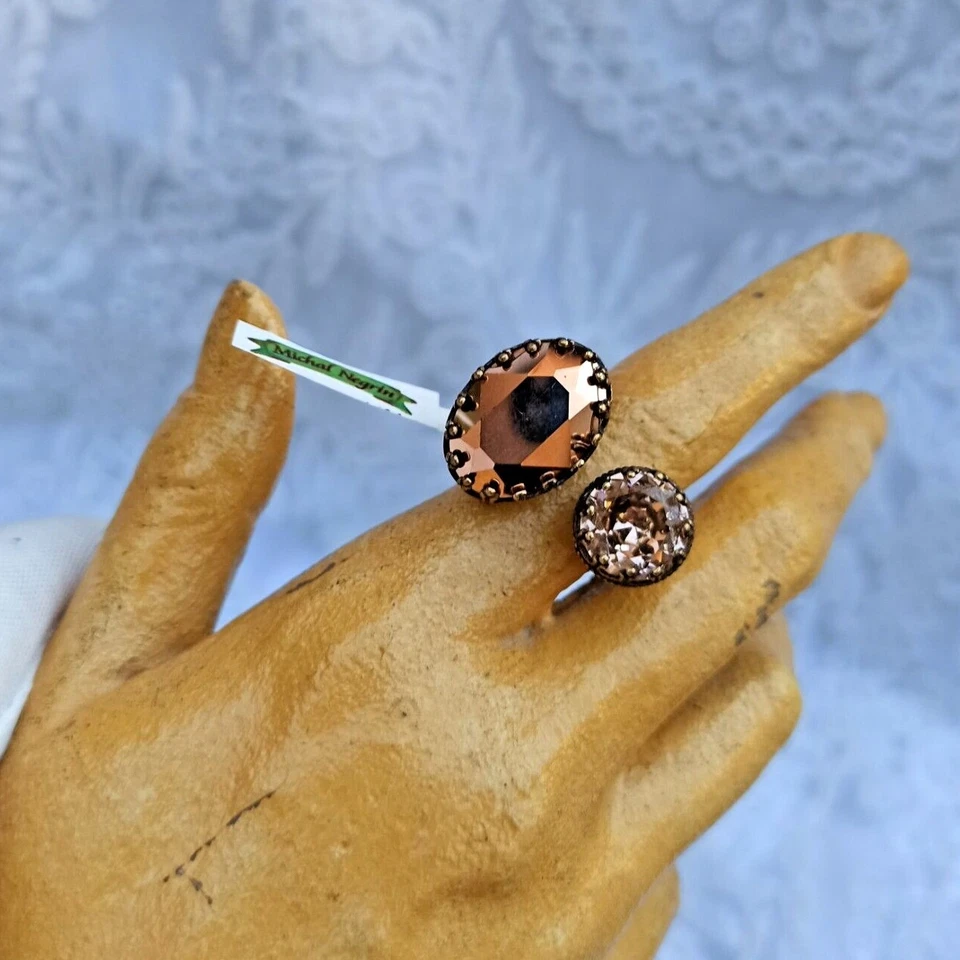 Anillo Michal Negrin Corona Superior Abierta Cristales Bronce y Melocotón Grande Victoriano Nuevo  Foto 3 de 4