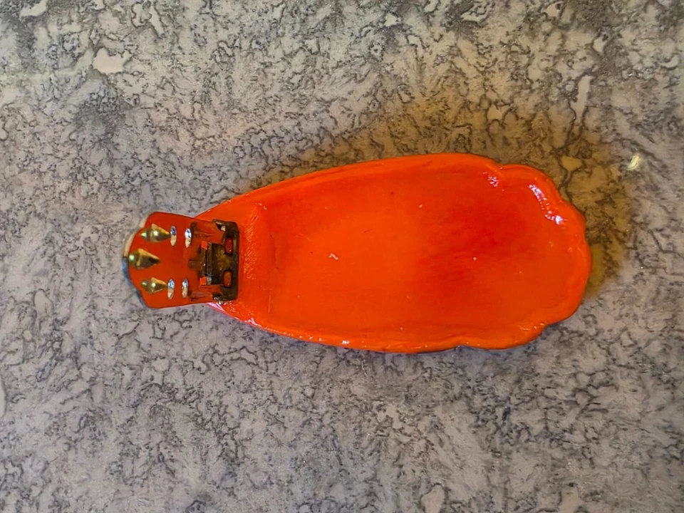 Antique Czechoslovakian Glass Orange Scallop Shell Clip - Image 3 of 4