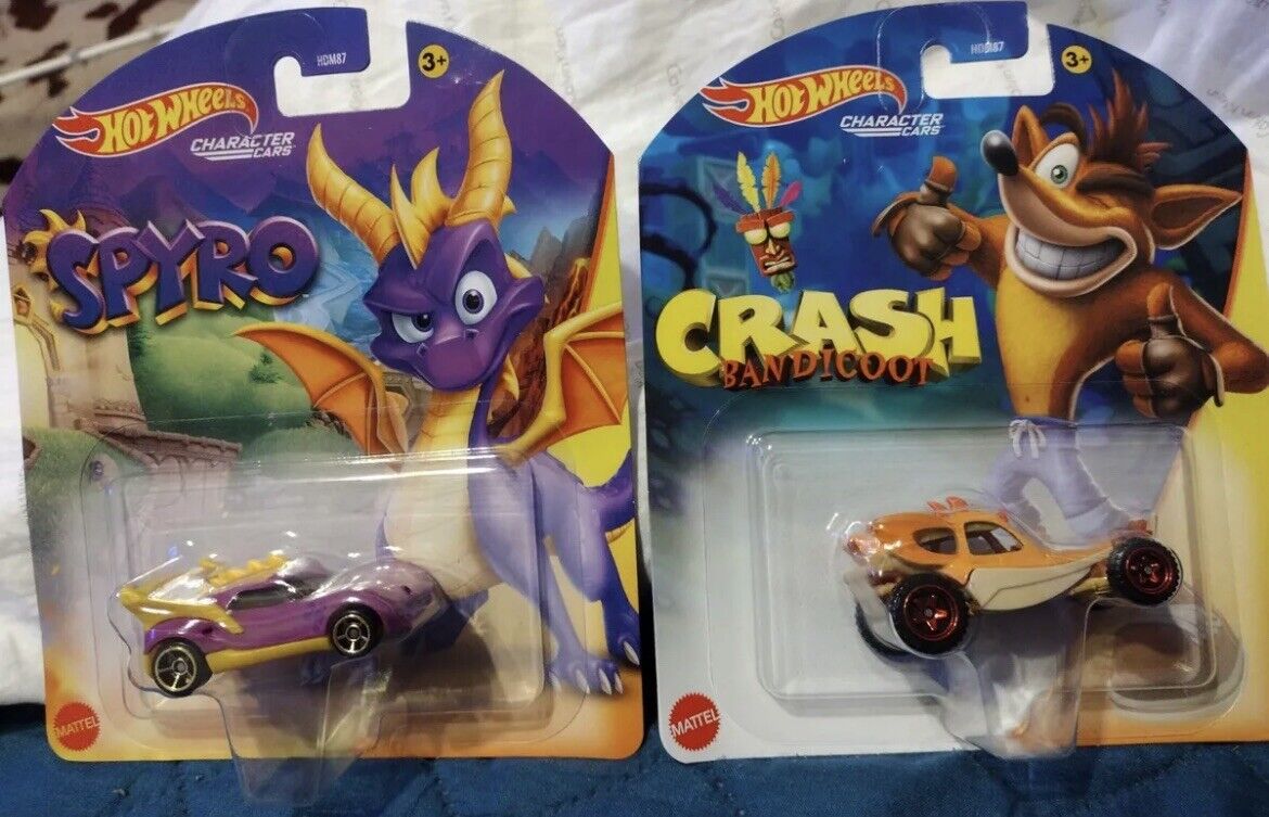 Hot Wheels Crash Bandicoot Character Car, 1:64 Scale Toy Collectible 