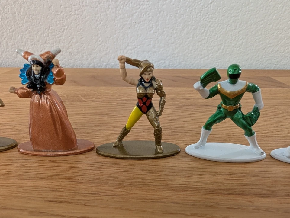Juego de 12 figuras Power Rangers Jada Toys - Mighty Morphin Heroes & Villains Mini Foto 3 de 4