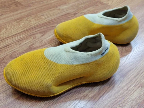 Size 4 - Yeezy Knit Runner Sulfur
