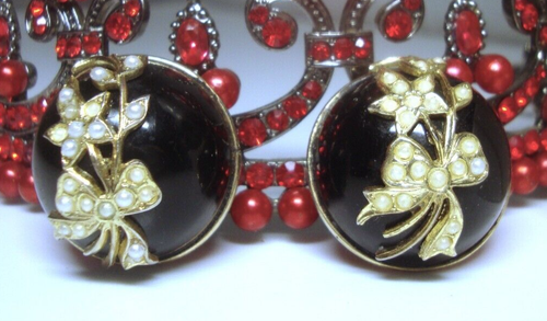 Whiting & Davis Black Enamel, Faux Seed Pearls Bow Motif Bangle & Clip Earrings - Picture 2 of 10