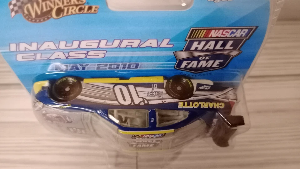 NASCAR Winner's Circle 2010 clase inaugural Dale Earnhardt 1/64 Salón de la Fama #10 Foto 3 de 4