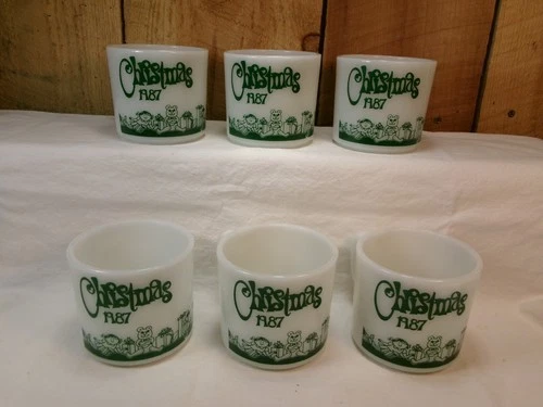 Lot of 6 Vintage 1987 Christmas Anchor Hocking Milk Glass 8 oz Coffee Cup Mugs