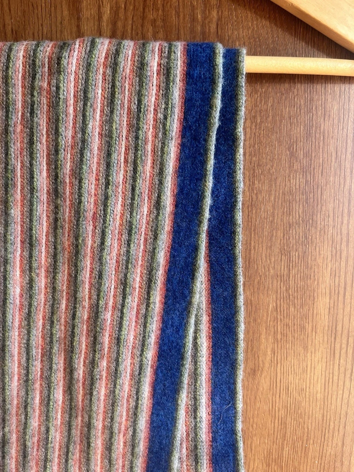 Bufanda de punto acanalado 100 % lana virgen Hugo Boss con rayas vintage azul, verde Foto 4 de 4