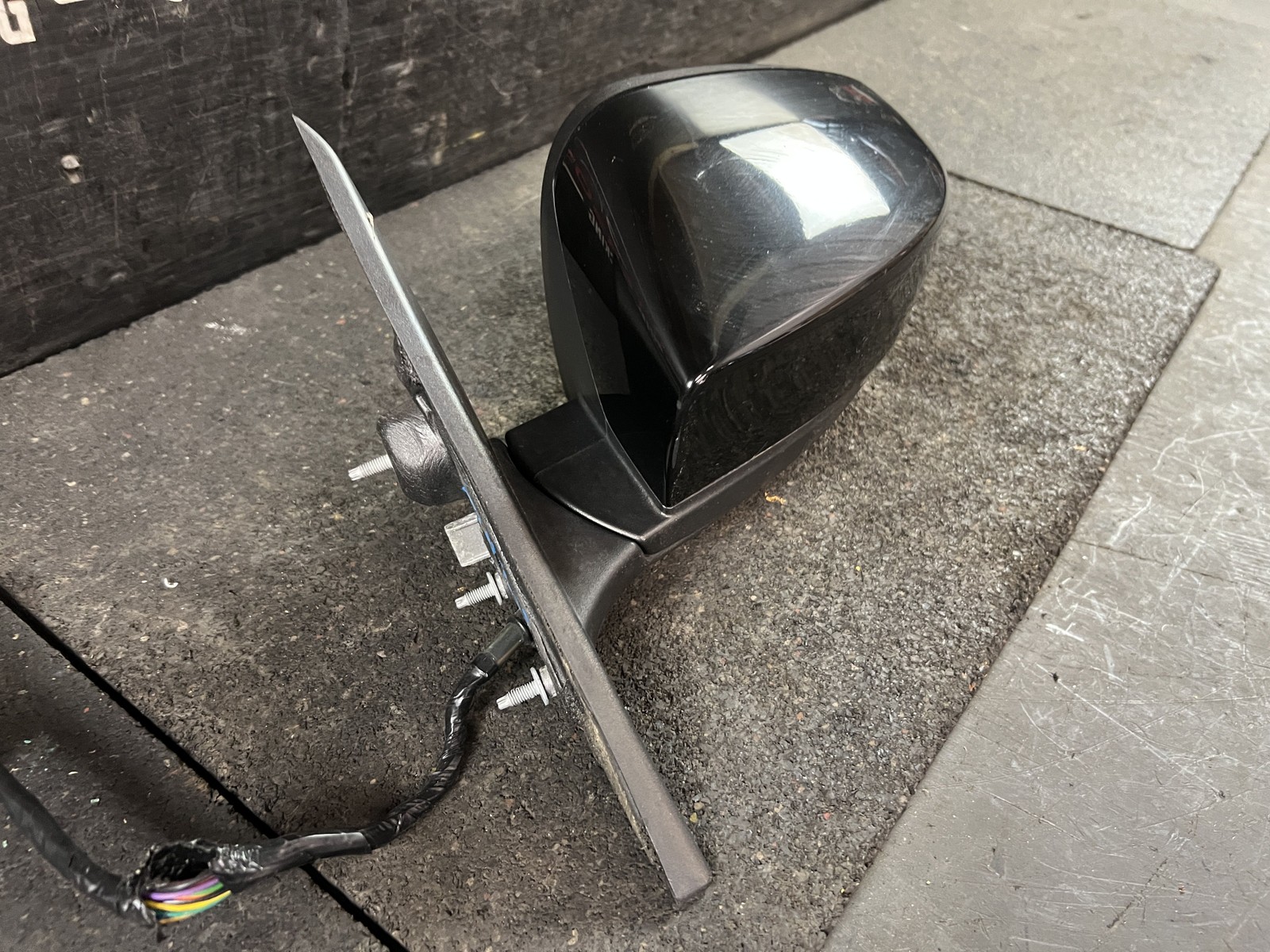 18-20 MASERATI GHIBLI POWER HEAT DRIVER LEFT SIDE VIEW DOOR MIRROR BLACK 820S