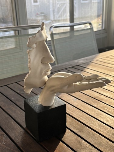 TMS 2005 VITRUVIAN COLLECTION- Blowing A Kiss Tabletop Art Sculpture Black White - Picture 4 of 8