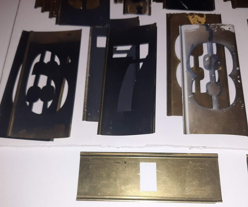 Vintage BRASS STENCILS 5” NUMBERS Lot 40 Pieces w/Box - Picture 7 of 12