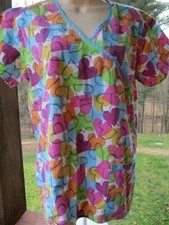 Cocoom Brand Scrub Top Size S  Colorful Hearts
