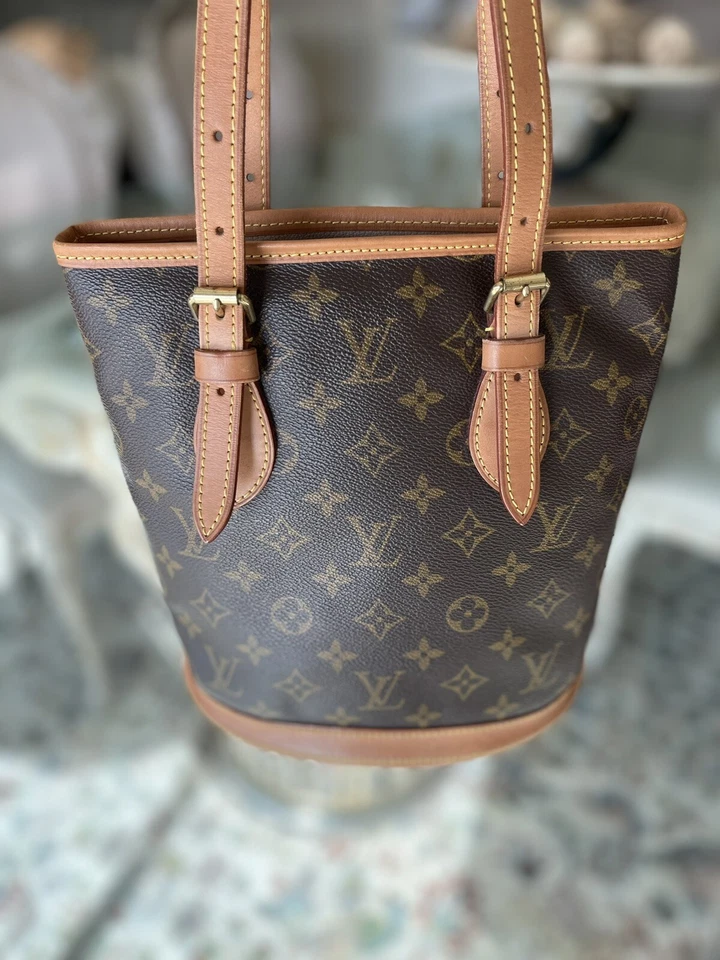 Bolso de hombro Louis Vuitton marrón monograma lona cubo PM código de fecha DK1028 Foto 3 de 4