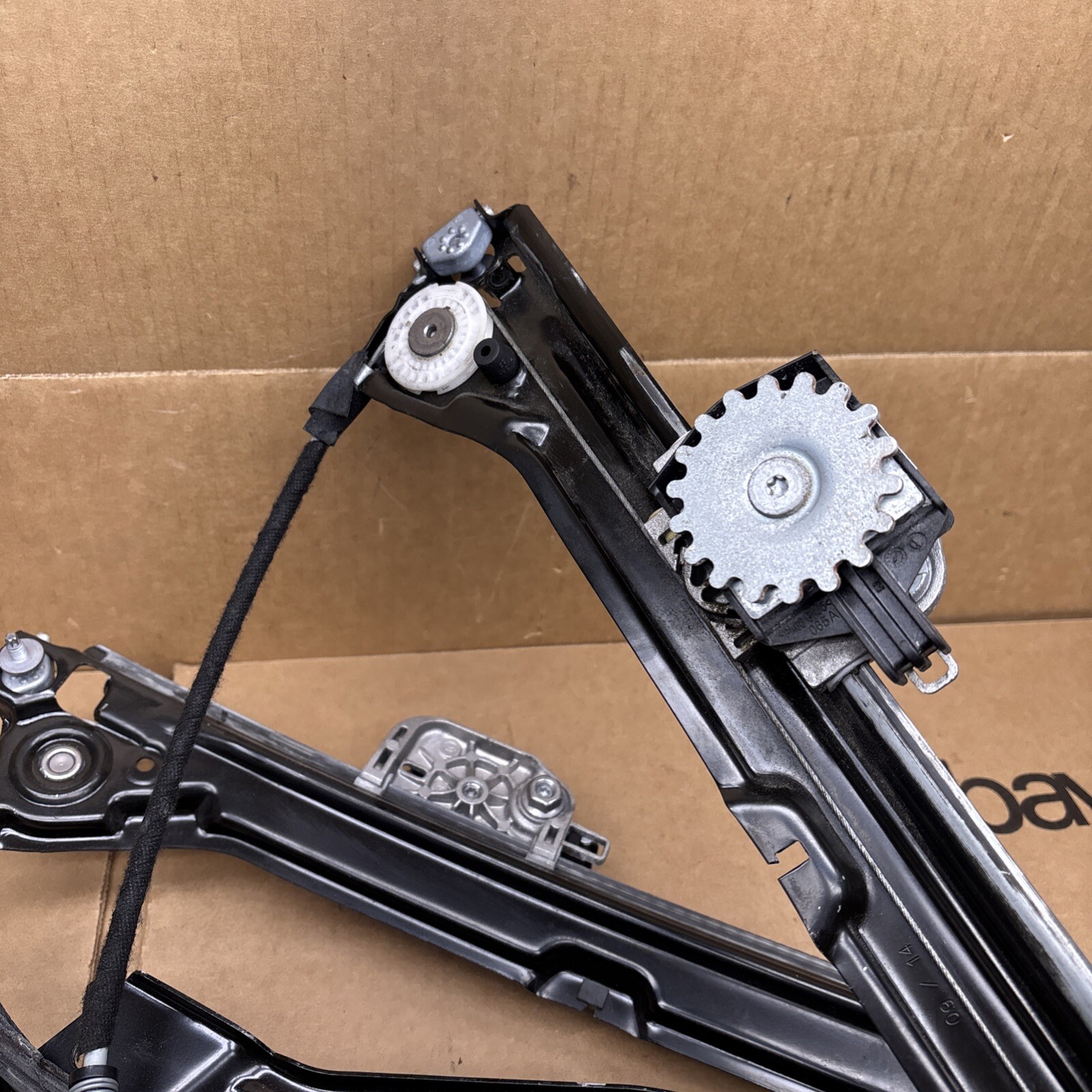 2014-2020 MASERATI QUATTROPORTE FRONT LEFT LH DOOR WINDOW REGULATOR MOTOR OEM