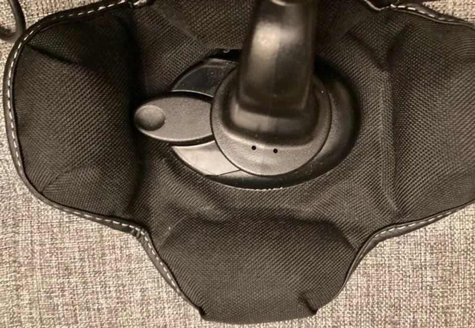 佳明 nuvi 40LM 5 英寸 GPS 导航仪 带永久地图、安装和充电器 — 第 4/4 张图片