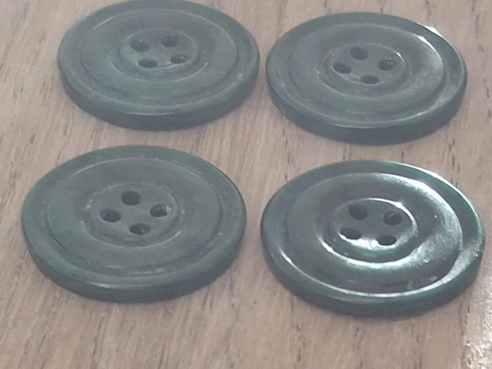 Vintage Art Deco Ridged Set of Olive Green Bakelite 4 hole Buttons l8.5mm B91 - Image 3 of 4