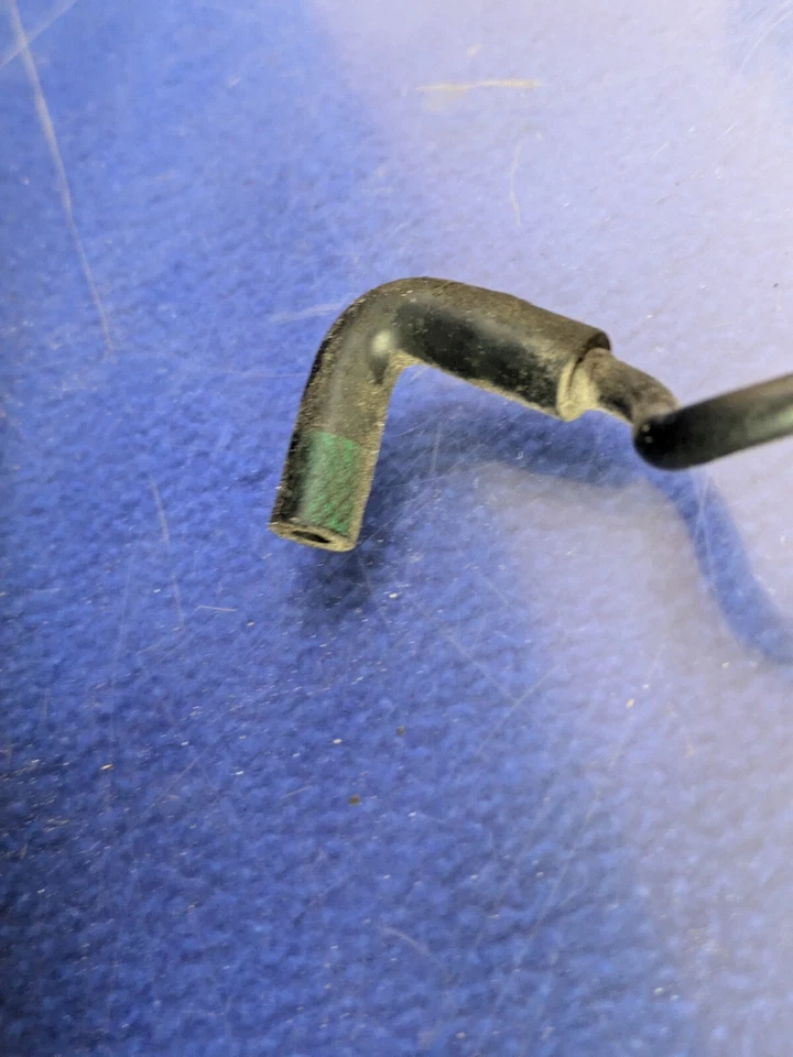 verde s7 2013-2015 AUDI S6 C7 4.0L - Aspirador / Respirador MANGUEIRA / LINHA fabricante de equipamento original - Imagem 2 de 4