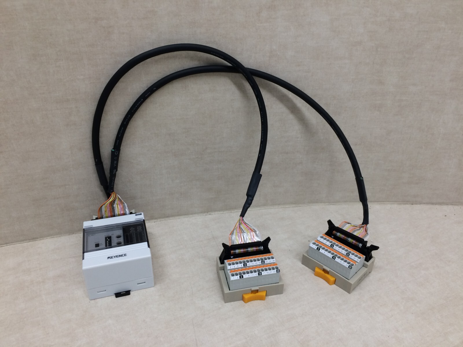 Keyence KL-32CT Controller System Output with 2 Terminal Blocks