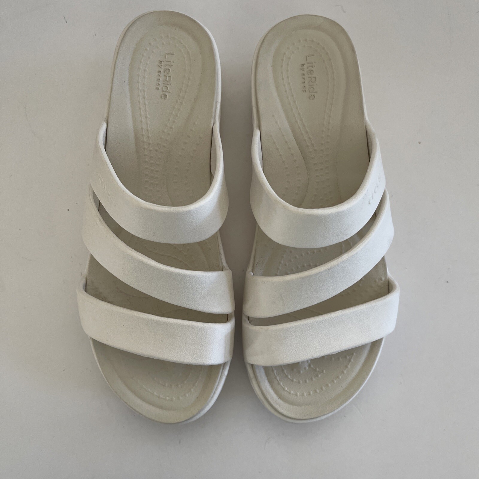 CROCS LITE RIDE  Strappy Low Wedge Sandals Women's Size 8 (207434)