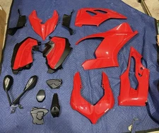 Amoto Part Red Ducati Panigale V2 Fairing Kit/Mirrors (20-24)