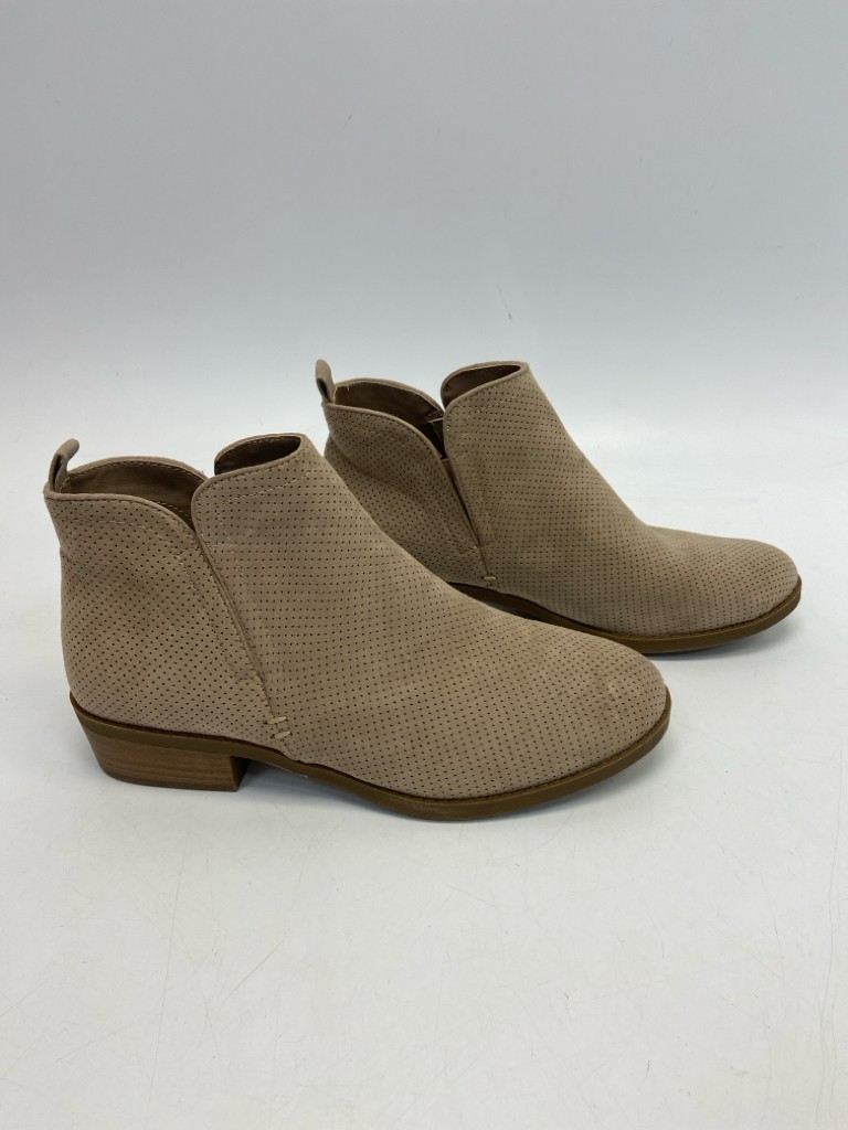 Universal Thread  Size 8 Brown Perforated Boots - image 2