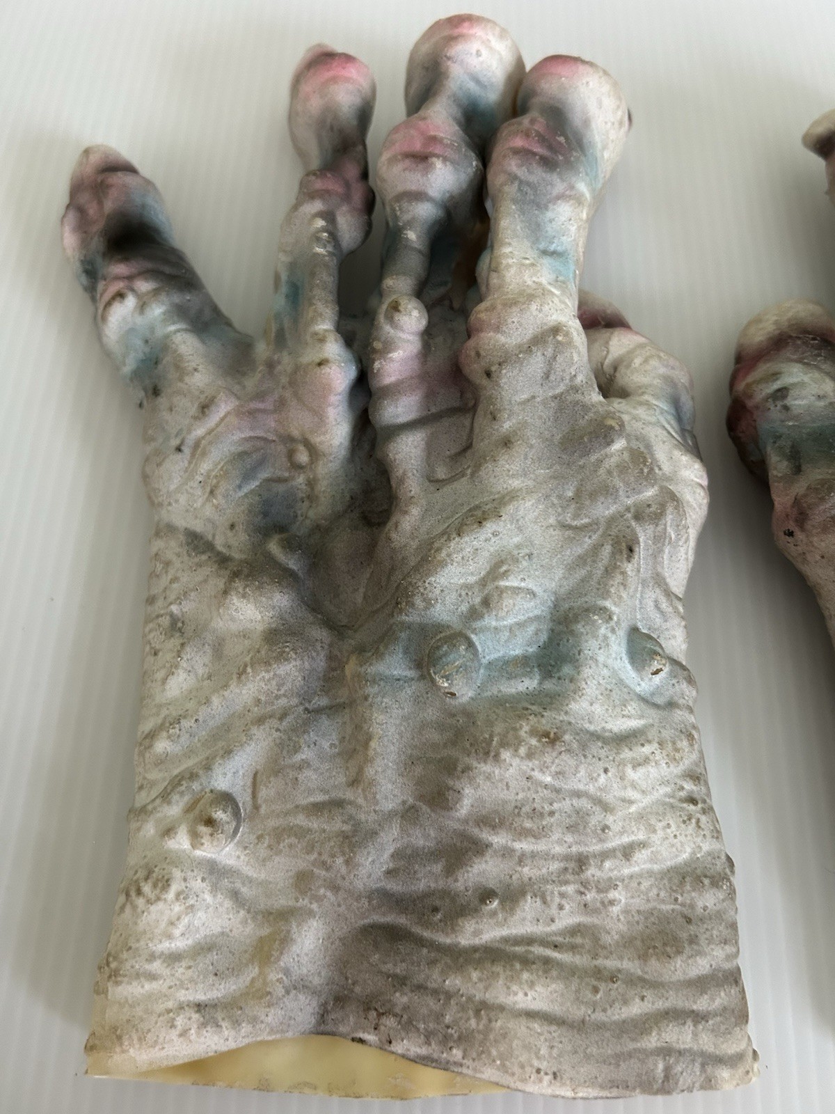 Vintage 2002 Halloween Ghoul Hands The Paper Magic Group, Inc - #283