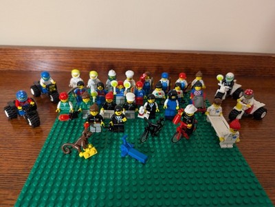 Vintage LEGO Town: Community Workers, 9293 (Complete) 30 Minifigures