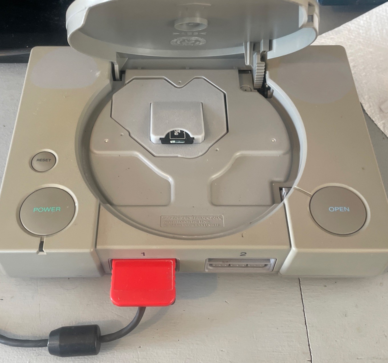 PS5 : pour les 30 ans de PlayStation, Sony remet son mythique écran de