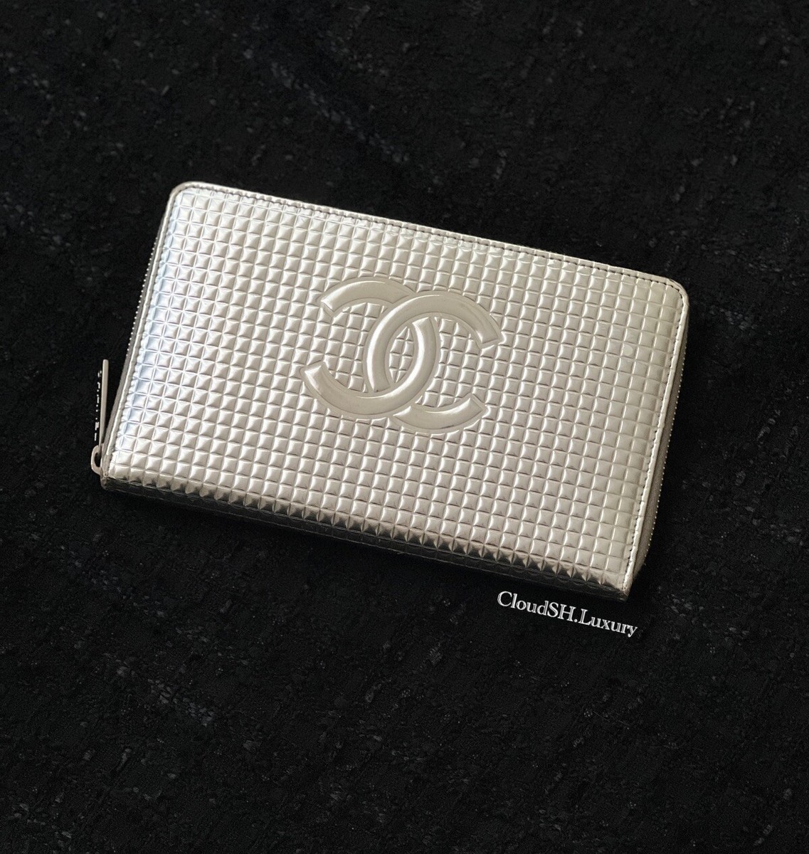 Auth Chanel Metallic Silver Classic CC Logo Large Organizer Wallet