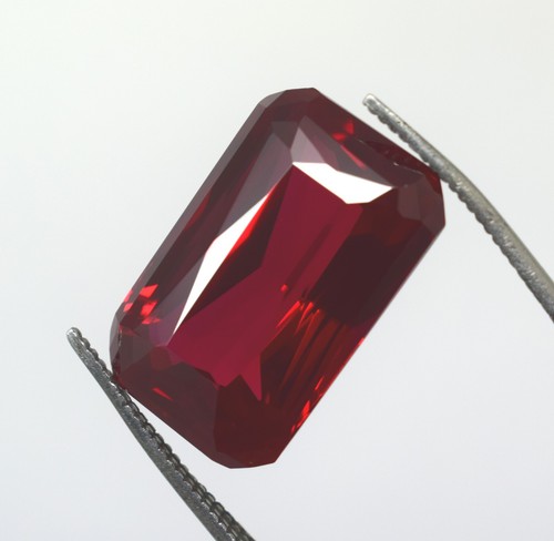 Beautiful 28.50 CT Natural Red Ruby Emerald Cut Certified Loose Gemstone - Picture 6 of 9