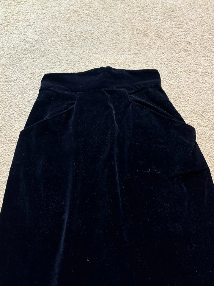 Vintage Mid-Century 1960s - 1970s Black Velvet Formal Midi Maxi Long Skirt XS/S - Image 4 of 4