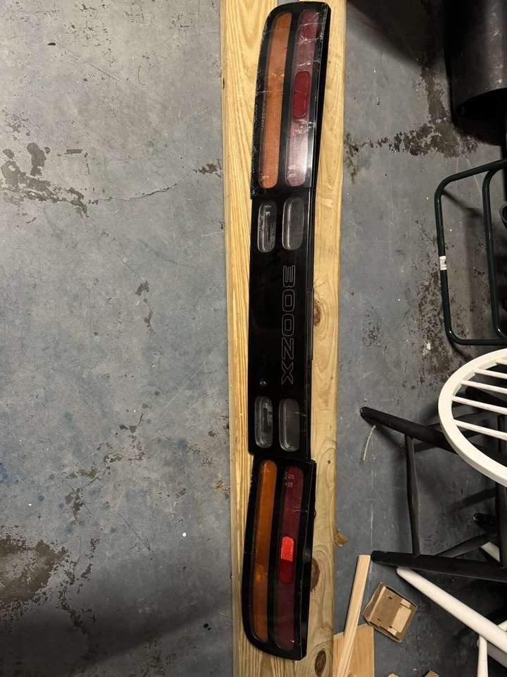 Luces traseras Nissan 300ZX Z32 1990-1996 OEM con panel central USDM daños menores Foto 4 de 4
