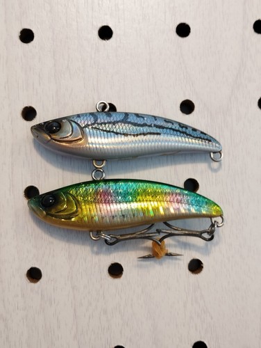 Leurre Vibrant Apia Uprizing 59, Couleur 04, 12g, 59mm, Neuf Pour Pêche En Mer