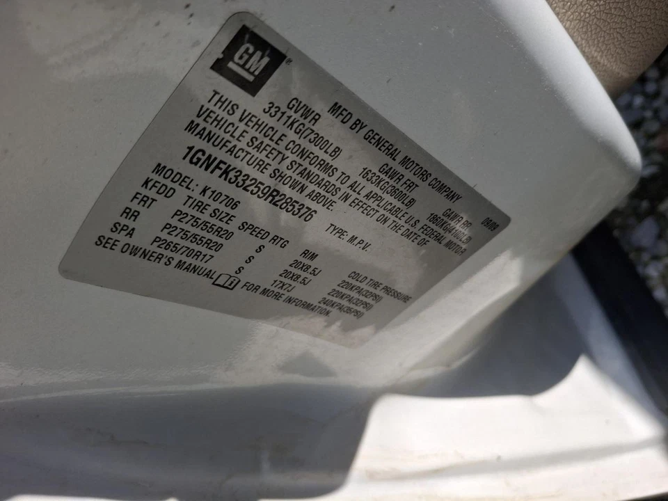 2009 Chevrolet Tahoe Washer Reservoir OEM 4WD 154K Miles - Used Part - Image 4 of 4