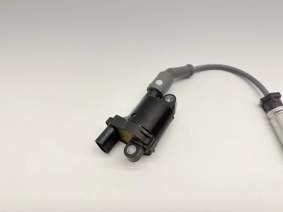 2023 Chevrolet Silverado 1500 5.3L Ignition Coil 12699383 - Image 3 of 4